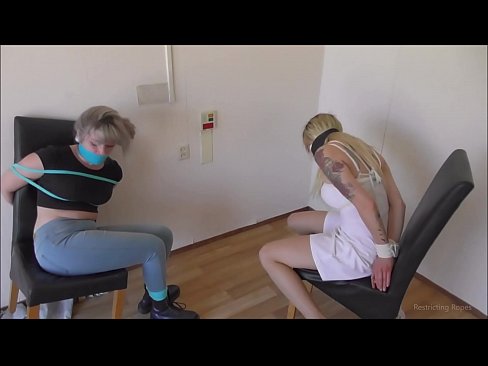 ❤️ Woledzera / womangidwa komanso wotsekeredwa / msungwana wovutika Zolaula fb pa ife% ny.xlxxporno.ru%